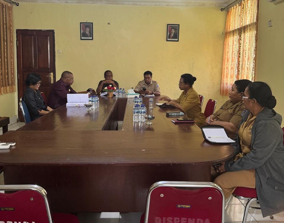 DPMPTSP Biak Numfor Gelar Rapat Bersama Tim Percepatan Peningkatan PAD